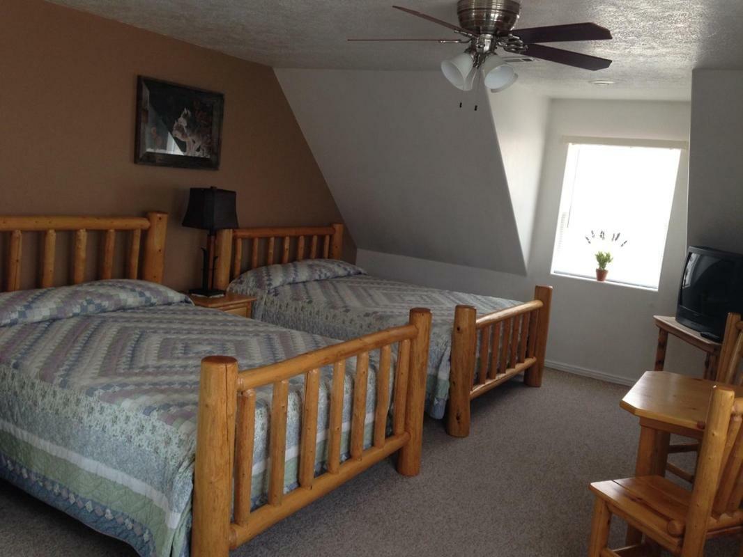 Bullberry Inn Bed & Breakfast Tropic Exterior foto